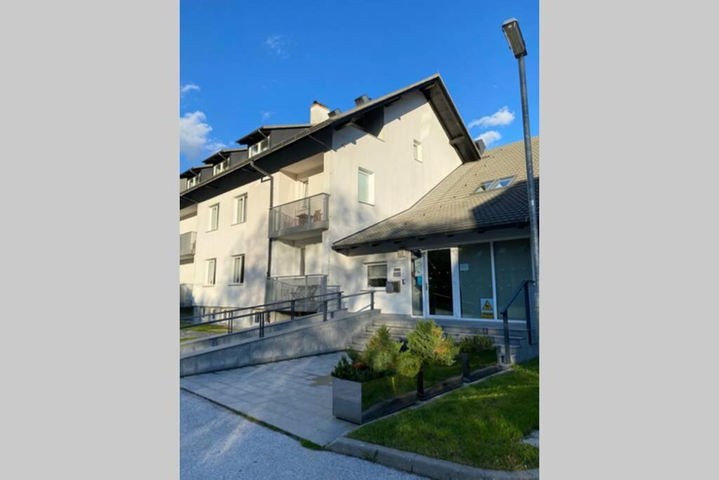 Апартаменты Apartma Rozi Краньска Гора Экстерьер фото